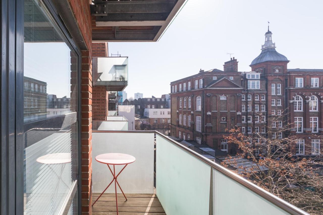 Luxury 2-Bed Flat Parking And Close To The Tube London Exterior photo